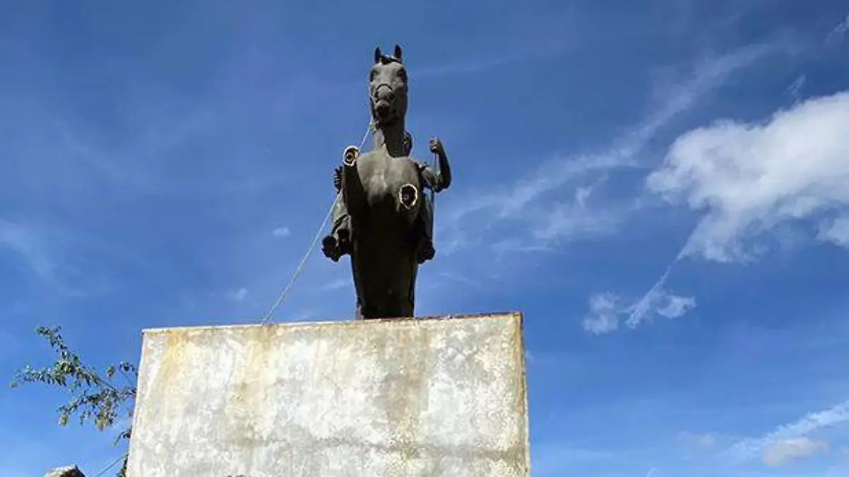 Vandalizan estatua